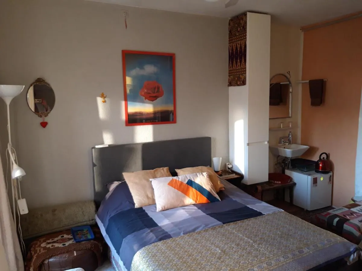 Homey Budget Bedroom Amsterdam Homestay